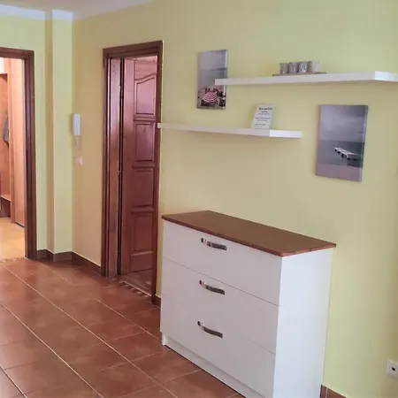 Agnes - Koezvetlen Balaton-parti Szallashely Apartmán