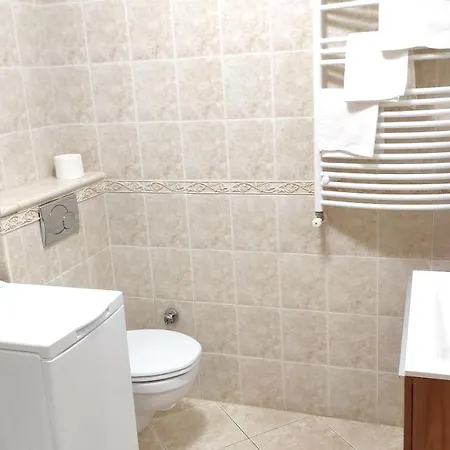 Agnes - Koezvetlen Balaton-parti Szallashely Apartmán *