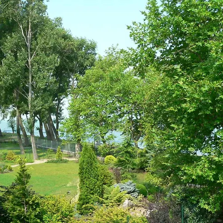 Apartmán Agnes - Koezvetlen Balaton-parti Szallashely Balatonboglár